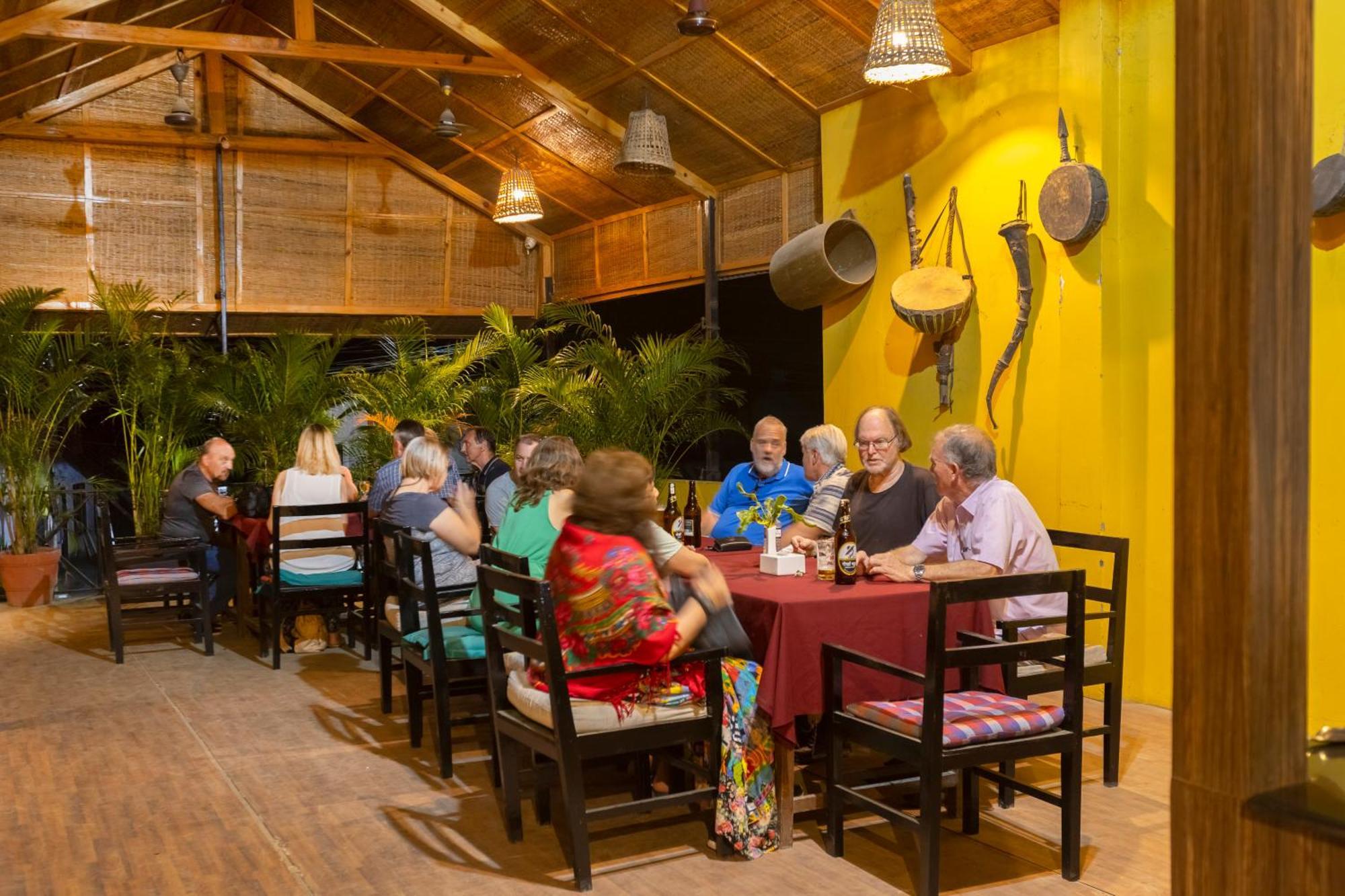 Hotel Parkside & Swimming Pool-Between Greenery And Azure ,Your Perfect Retreat Chitwan Εξωτερικό φωτογραφία